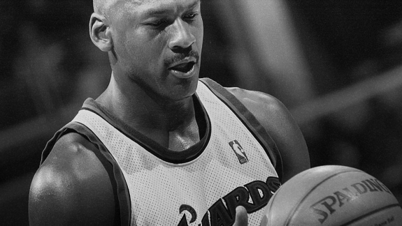 Aos 39 anos, Jordan fez médias que apenas 8 jogadores da NBA atual superariam