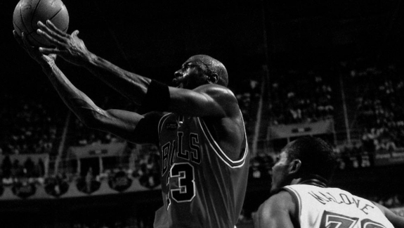 Documentário sobre Michael Jordan e Bulls ganha novo trailer