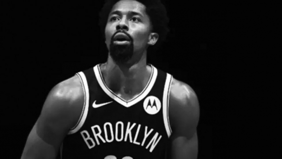 NBA: Armador do Nets teria interesse em jogar pelo Lakers