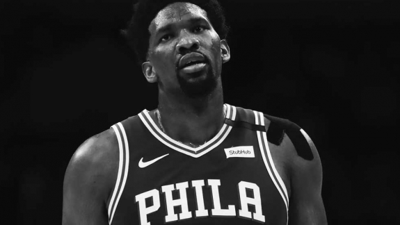 NBA: Joel Embiid está preocupado com rumores de troca, mas não envolvendo o Sixers