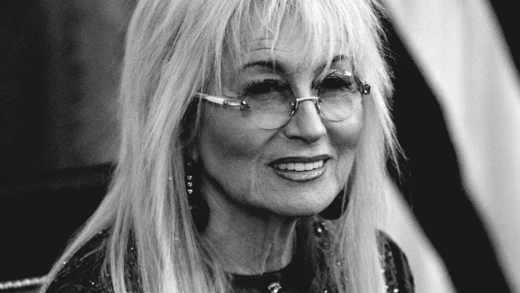 Quem é Miriam Adelson, a bilionária que está comprando o Dallas Mavericks?