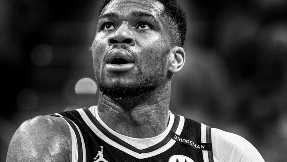 NBA 2025-26: LeBron, Giannis e Thunder enfrentam questões cruciais na temporada