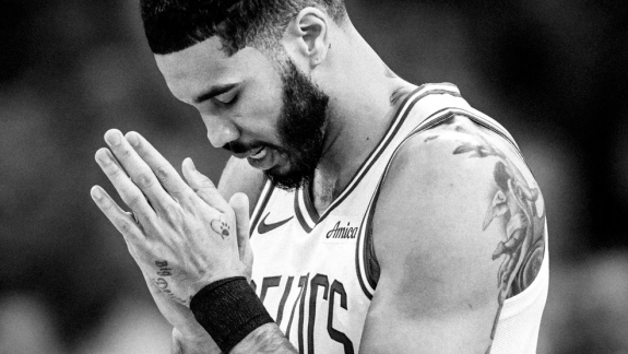 Jayson Tatum renova esperanças do Celtics em treino do Patriots