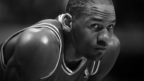 O dia que Michael Jordan teve que usar a camisa 12 do Bulls