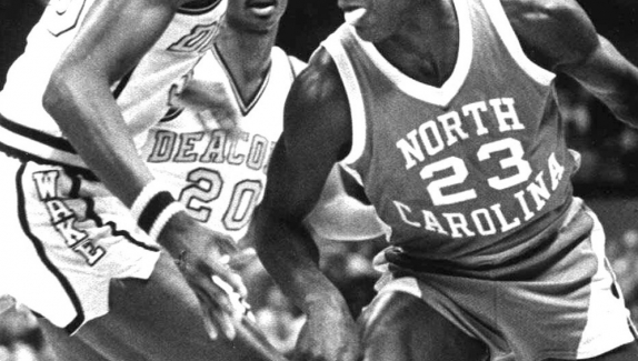 Jordan Brand comemora título da NCAA pela University of North Carolina com camisas comemorativas