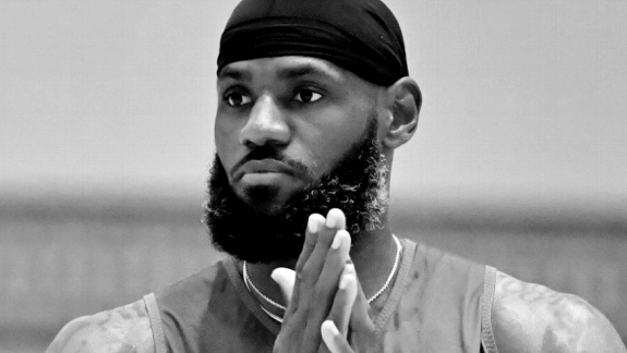 LeBron James diz que Black Lives Matter é um estilo de vida e não um movimento