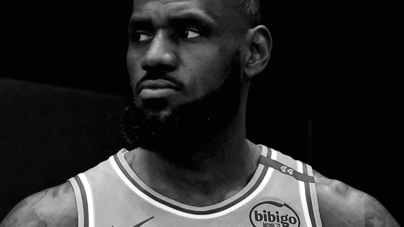 NBA: LeBron James detona ex-técnico do Lakers