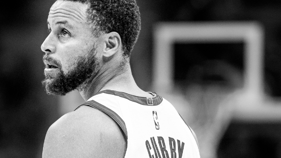 Steve Kerr barra Stephen Curry do Warriors