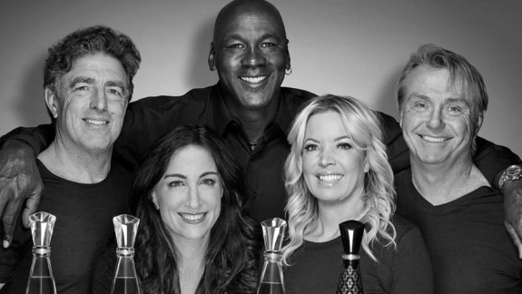 Você sabia que Michael Jordan e outros donos de times da NBA são sócios em uma marca de tequila?